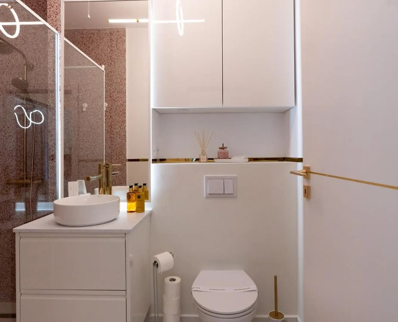 Soni Exclusive Apartments Plaza With Private Parking & Self Check-In Bucharest 0*,  Romania